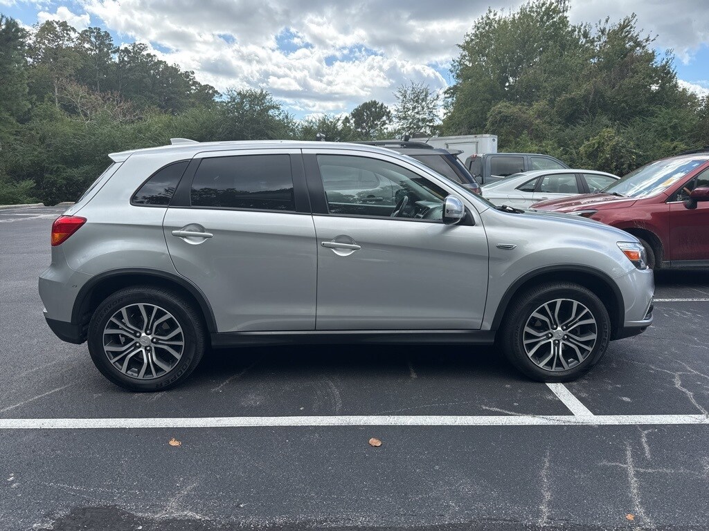 2018 Mitsubishi Outlander Sport SE photo 4