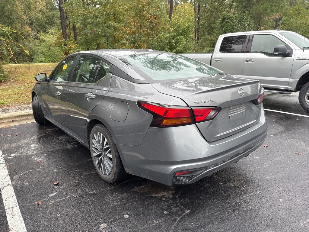 Used 2024 Nissan Altima 2.5 SV Sedan