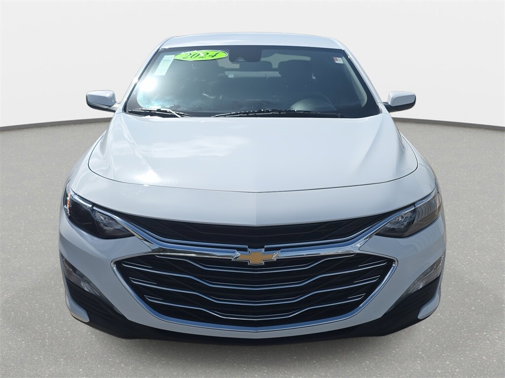 2024 Chevrolet Malibu 1LT photo 2