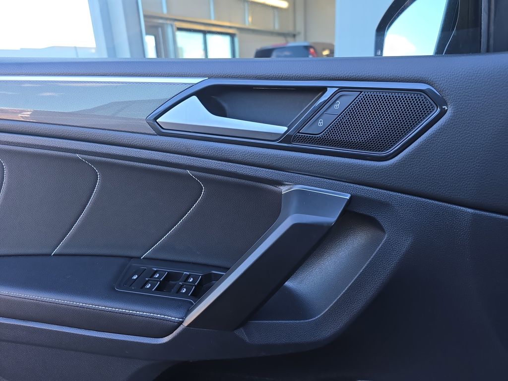 2023 Volkswagen Tiguan SE R-LINE BLACK - Photo 12
