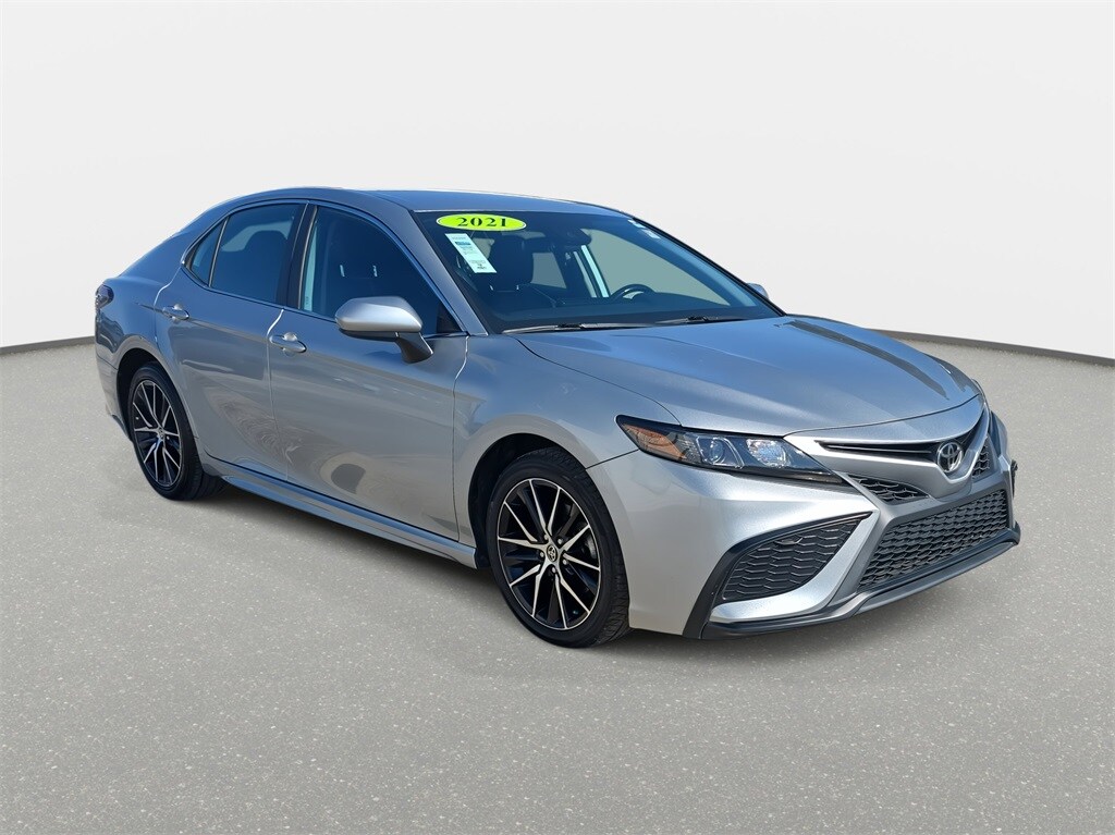 2021 Toyota Camry SE photo 3
