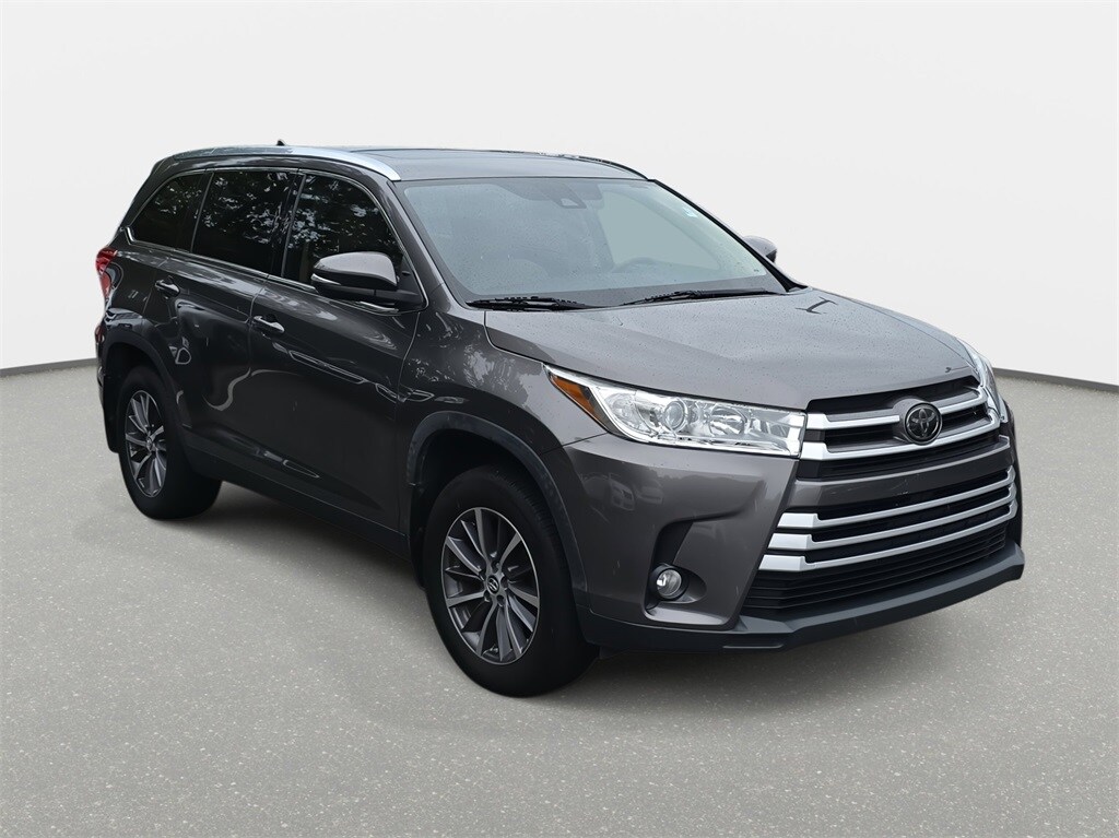 2019 Toyota Highlander XLE photo 2