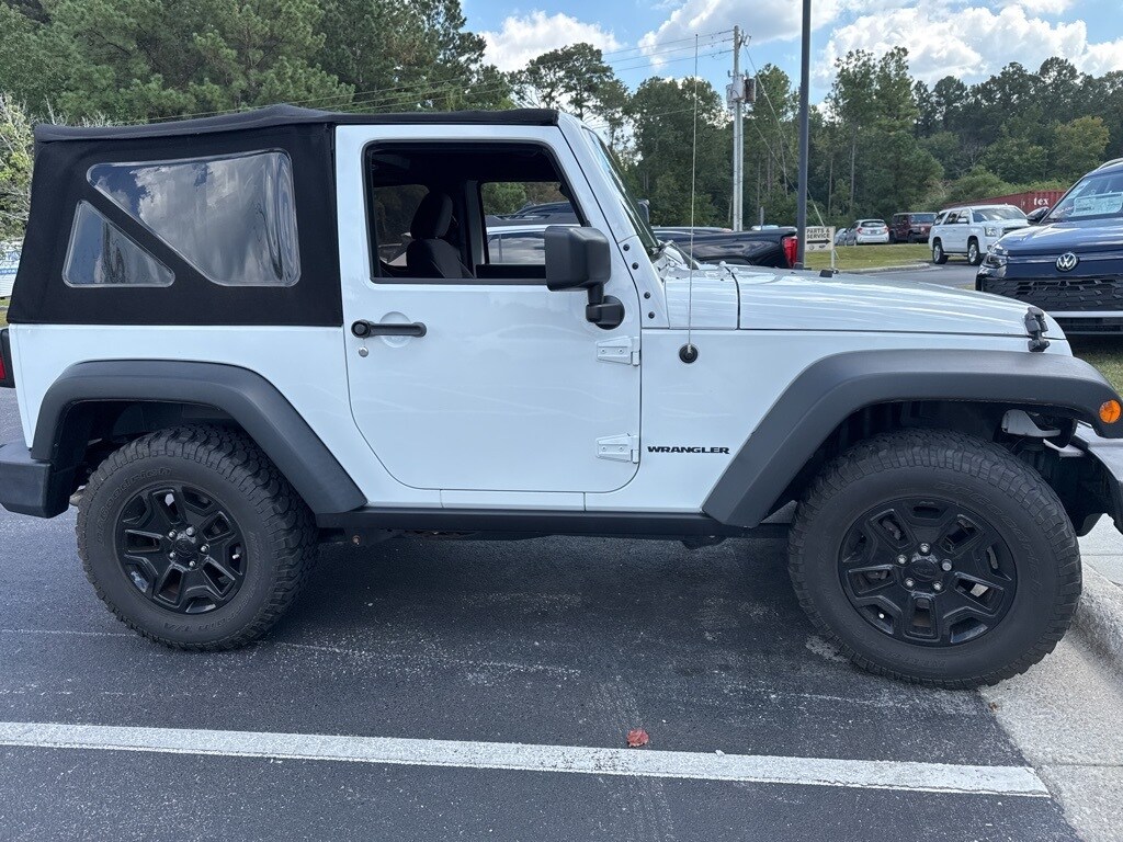 2016 Jeep Wrangler Willys Wheeler photo 2