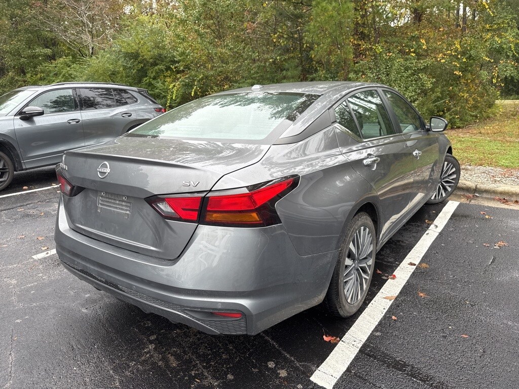 Used 2024 Nissan Altima 2.5 SV Sedan