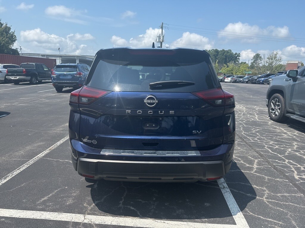 2024 Nissan Rogue SV photo 3