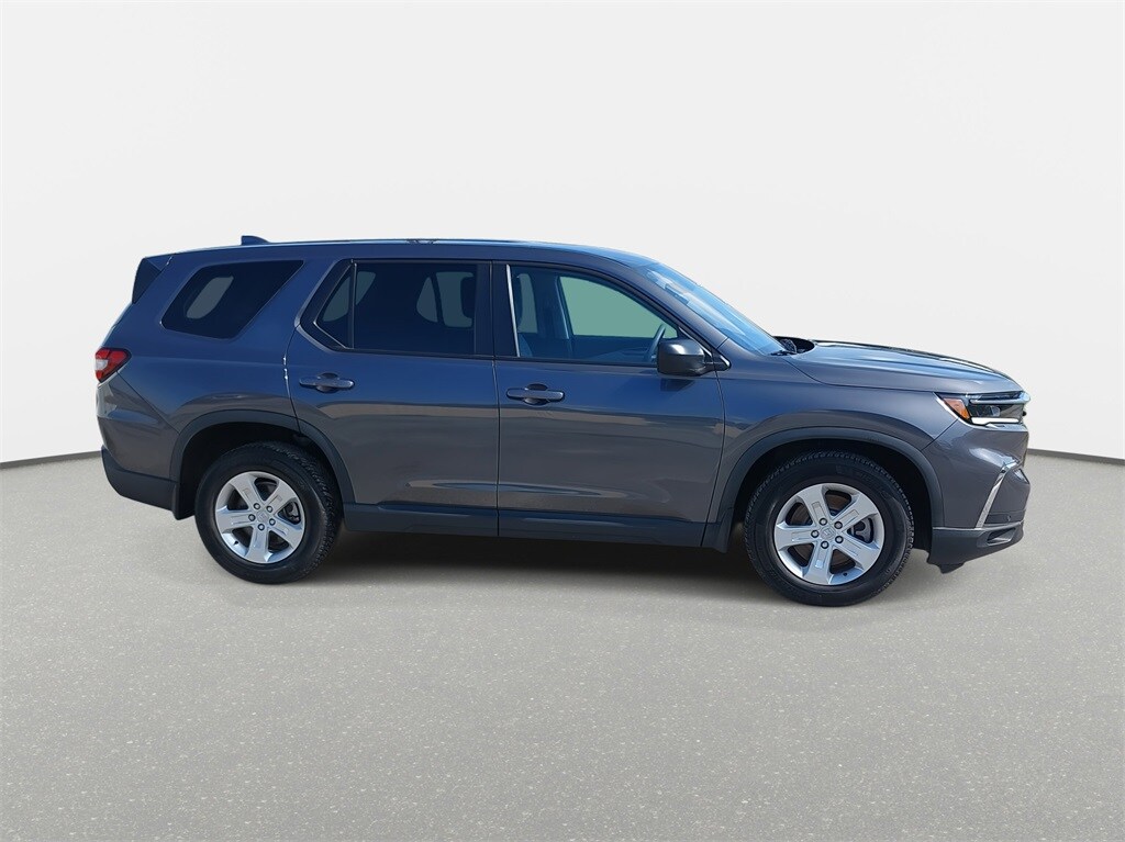 2023 Honda Pilot LX photo 4