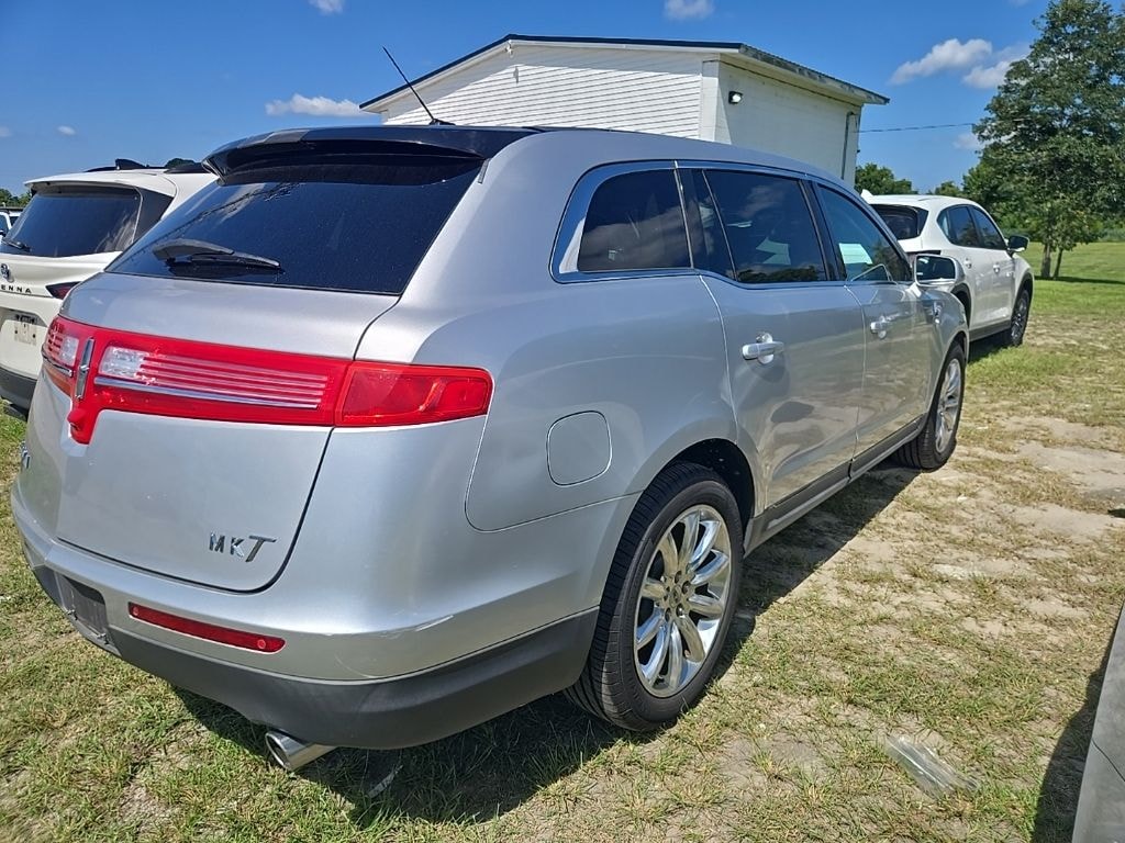 Used 2010 Lincoln MKT Base SUV