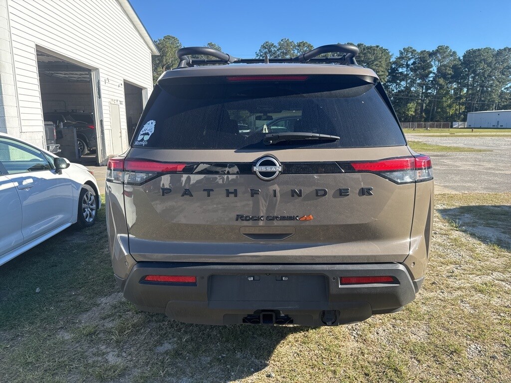2024 Nissan Pathfinder Rock Creek photo 2