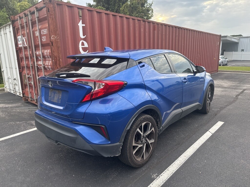 2019 Toyota C-HR XLE photo 3