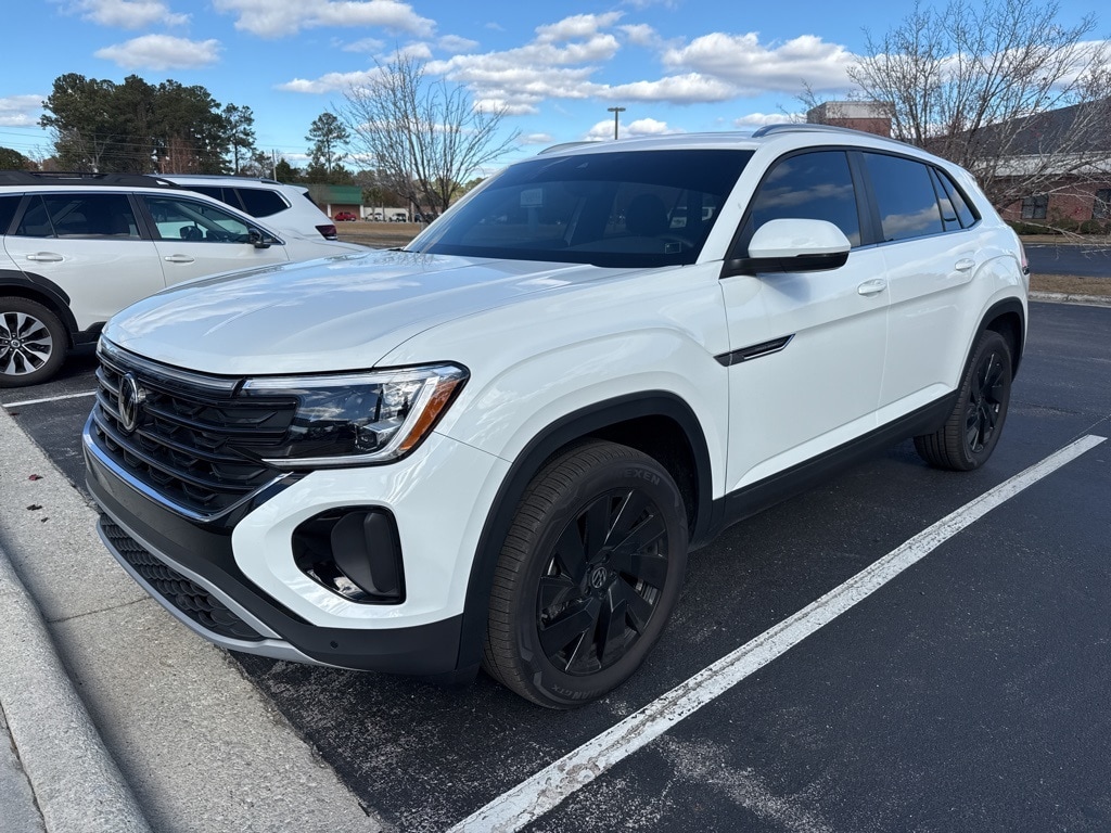Used 2025 Volkswagen Atlas Cross Sport 2.0T SE w/Technology SUV