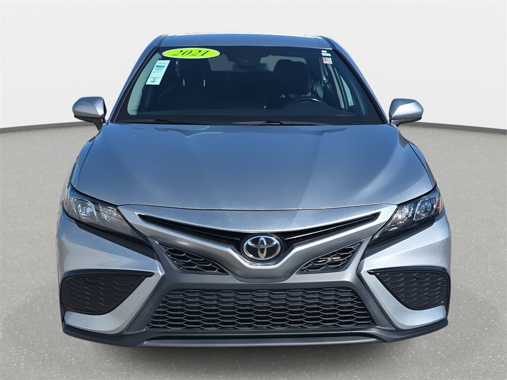 2021 Toyota Camry SE photo 2