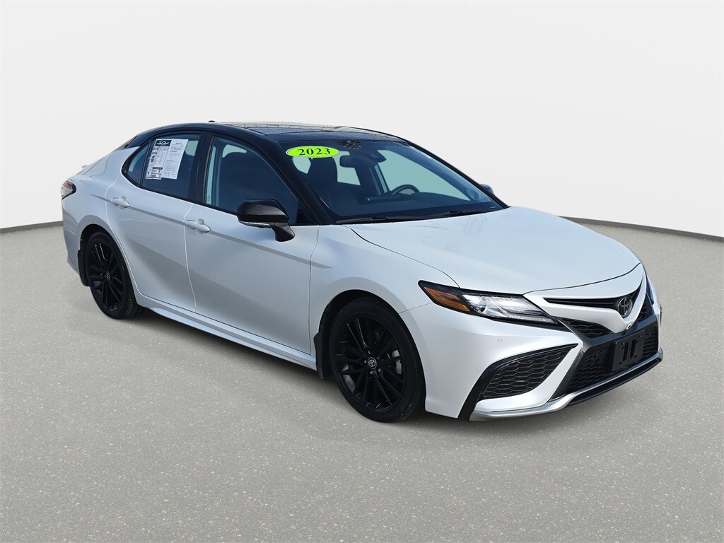 2023 Toyota Camry XSE V6 photo 3