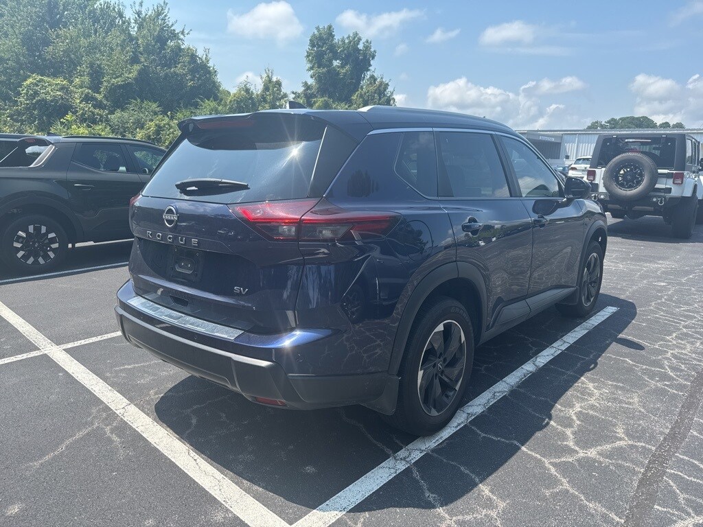 2024 Nissan Rogue SV photo 4