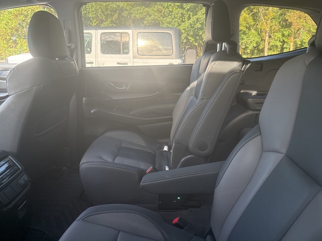 2022 Subaru Ascent Onyx Edition photo 3