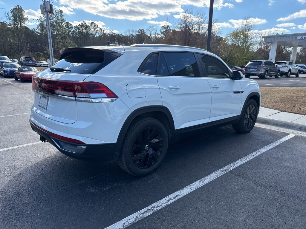 Used 2025 Volkswagen Atlas Cross Sport 2.0T SE w/Technology SUV