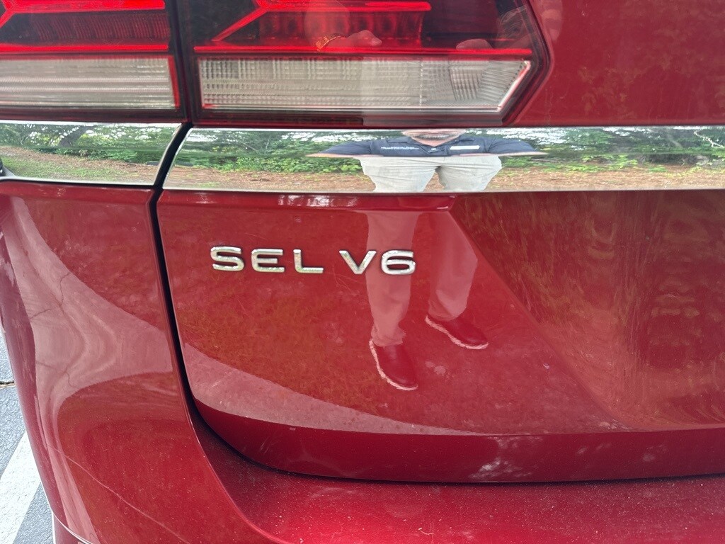 2021 Volkswagen Atlas SEL photo 3