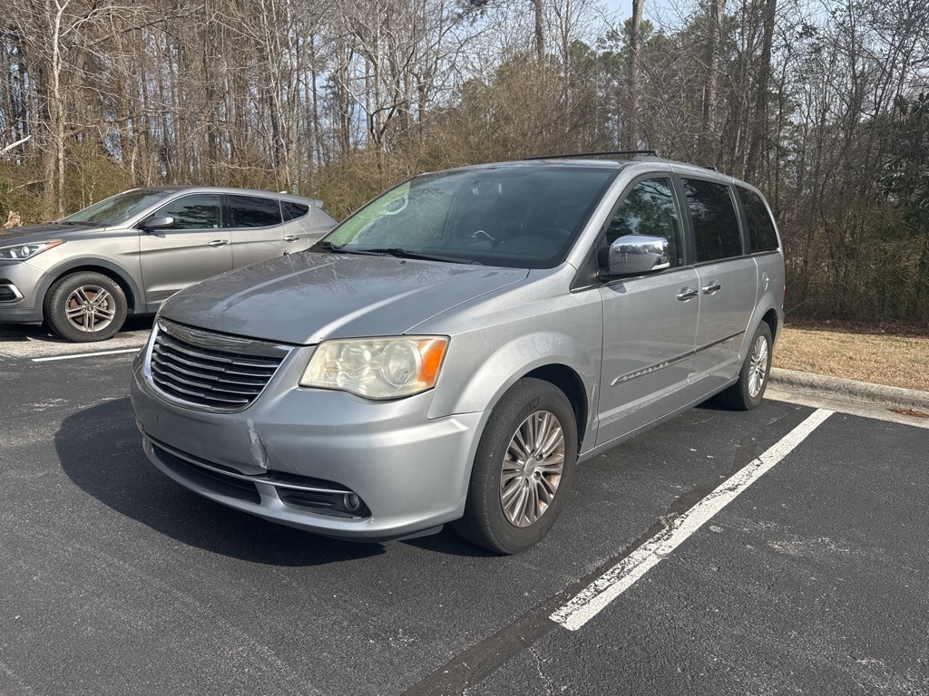 Used 2013 Chrysler Town & Country Touring-L Minivan/Van