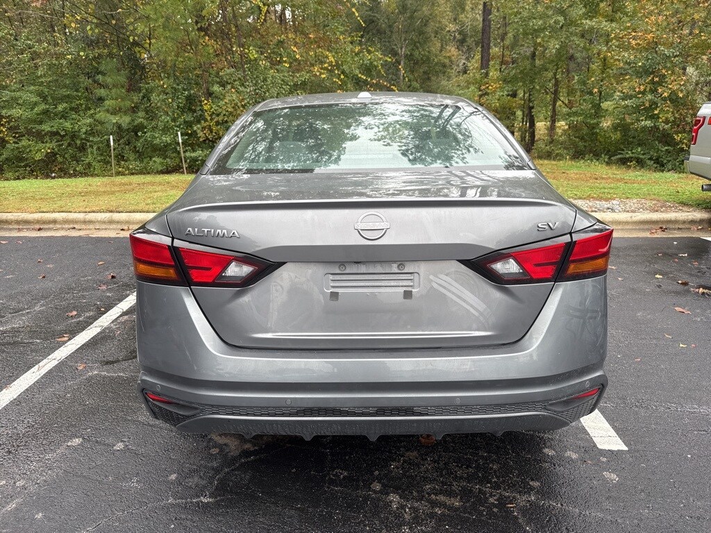 Used 2024 Nissan Altima 2.5 SV Sedan