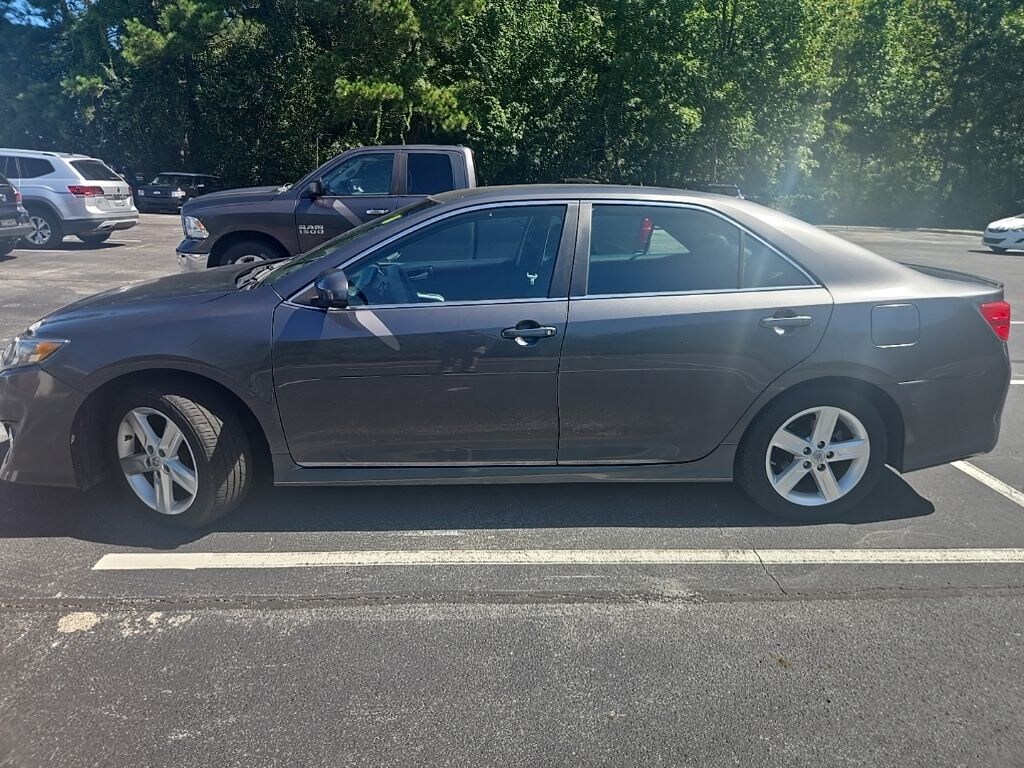 Used 2012 Toyota Camry SE Sedan