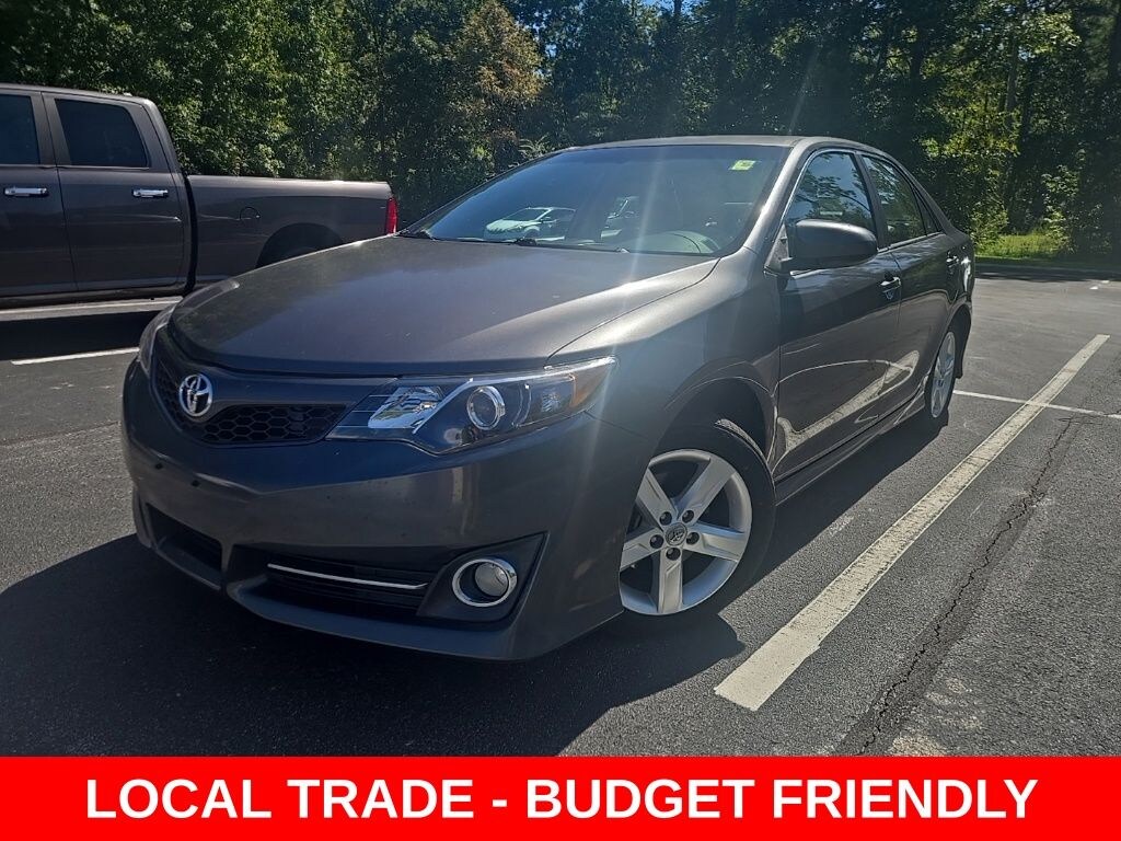 Used 2012 Toyota Camry SE Sedan