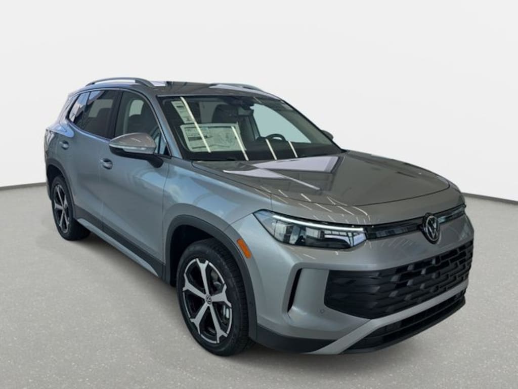 New 2026 Volkswagen Tiguan SE SUV