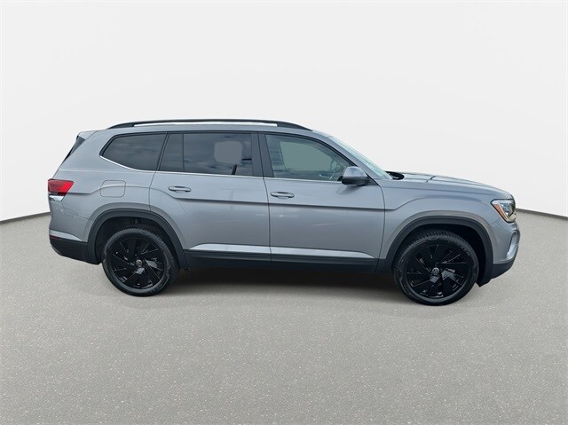 2026 Volkswagen Atlas SE Technology photo 3