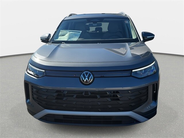 2026 Volkswagen Tiguan SE photo 2