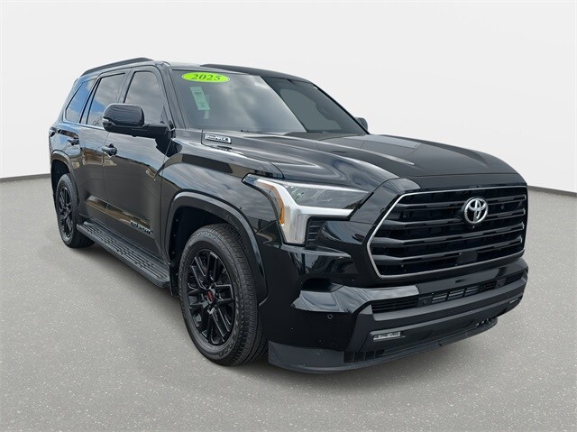 2025 Toyota Sequoia SR5 photo 2