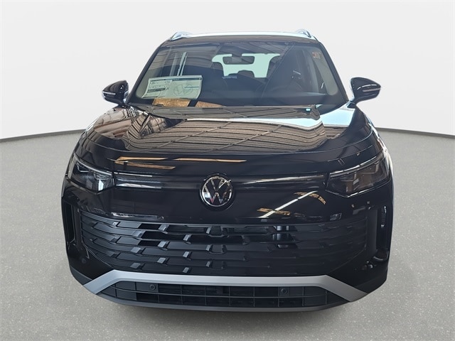2025 Volkswagen Tiguan SE photo 2