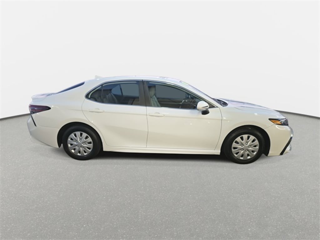 Used 2023 Toyota Camry SE Sedan