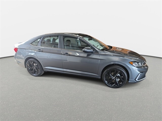 2026 Volkswagen Jetta SE photo 4