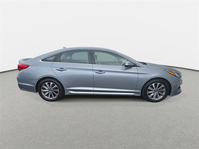2016 Hyundai Sonata Sport photo 4