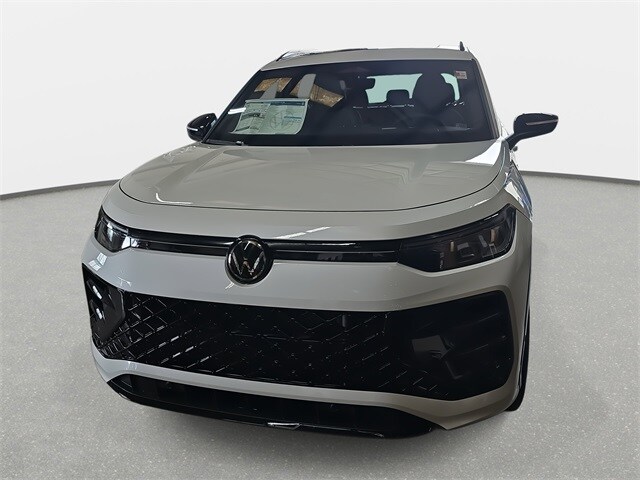 2025 Volkswagen Tiguan SE R-Line Black photo 2