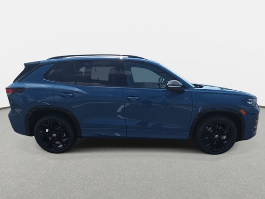 New 2026 Volkswagen Tiguan SE R-Line Black SUV