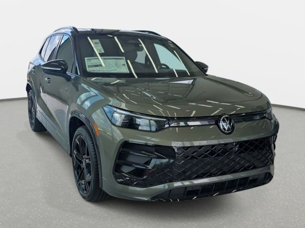 New 2026 Volkswagen Tiguan 2.0T SE R-Line Black SUV