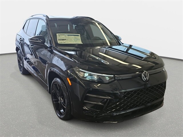 2026 Volkswagen Tiguan SE R-Line Black photo 3