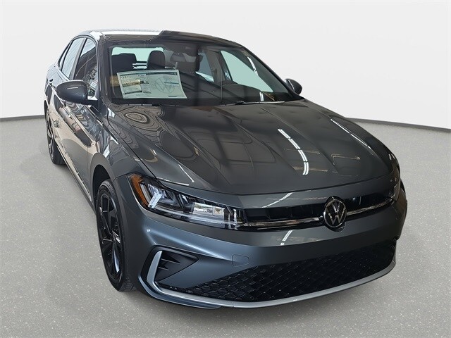 2026 Volkswagen Jetta SE photo 3