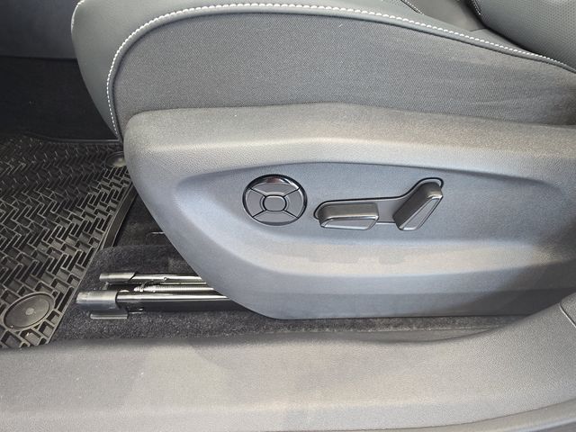 2026 Volkswagen Tiguan SE - Photo 20