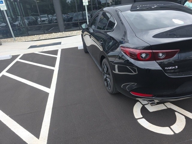 2025 Mazda Mazda3 2.5 Select Sport photo 3