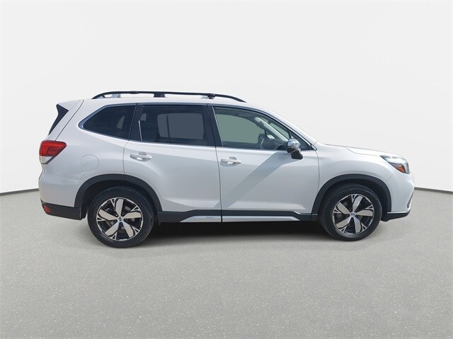 2020 Subaru Forester Touring photo 4