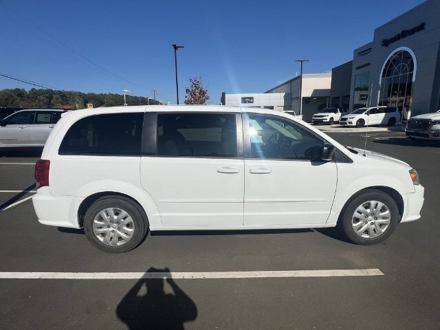 2016 Dodge Grand Caravan SE photo 2