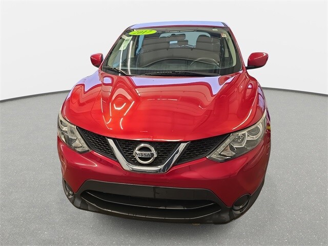 2017 Nissan Rogue Sport S photo 2