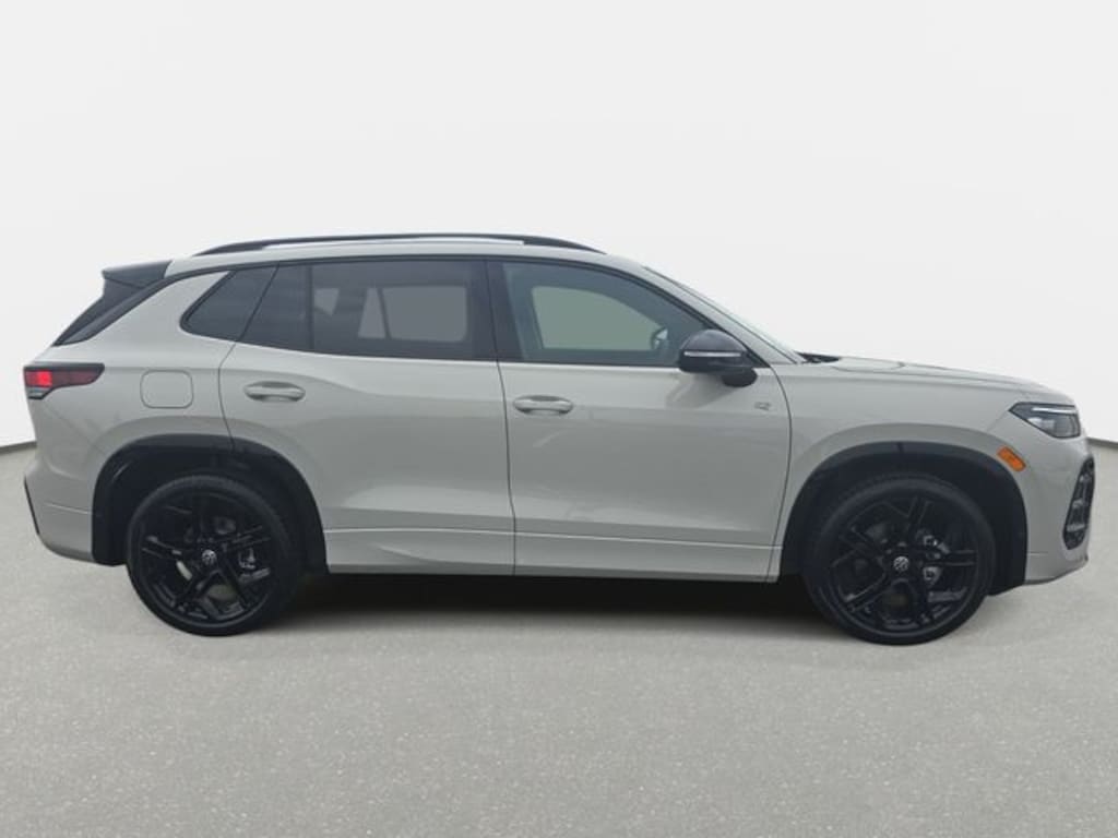 New 2026 Volkswagen Tiguan SE R-Line Black SUV