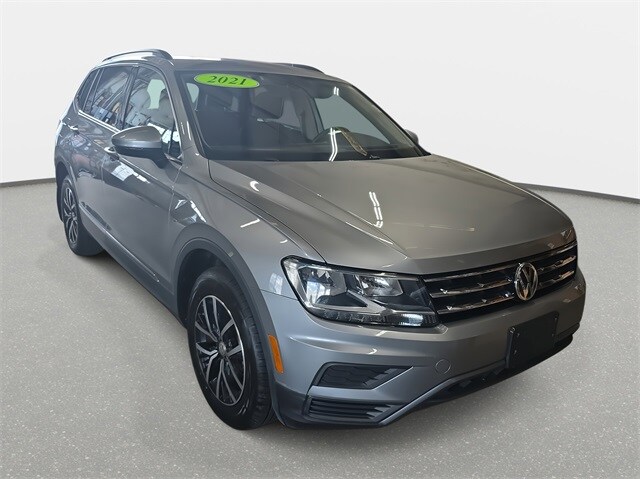 2021 Volkswagen Tiguan SE photo 3