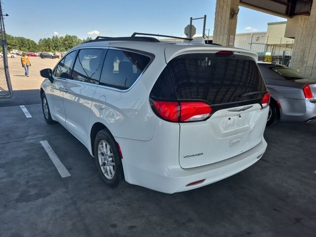 2020 Chrysler Voyager LXi photo 2