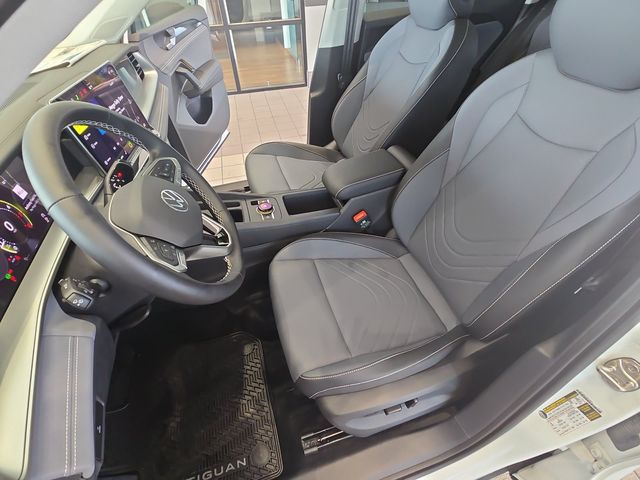 2026 Volkswagen Tiguan SE - Photo 16