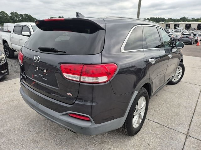 2017 Kia Sorento LX photo 3