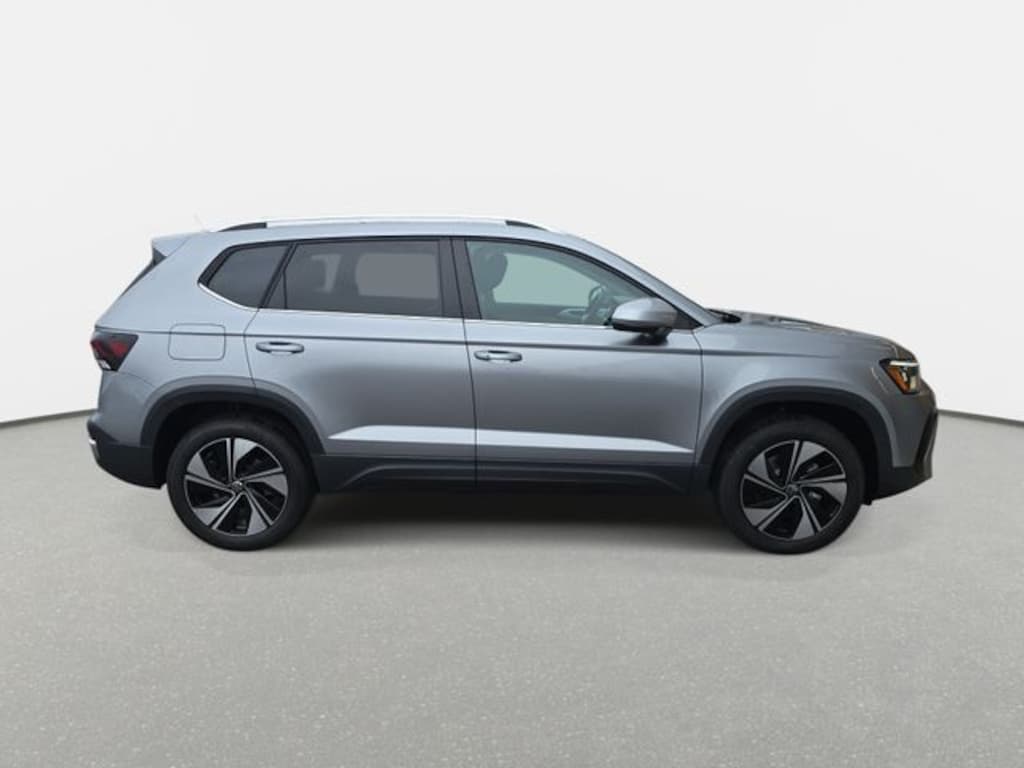 New 2026 Volkswagen Taos 1.5T SE SUV