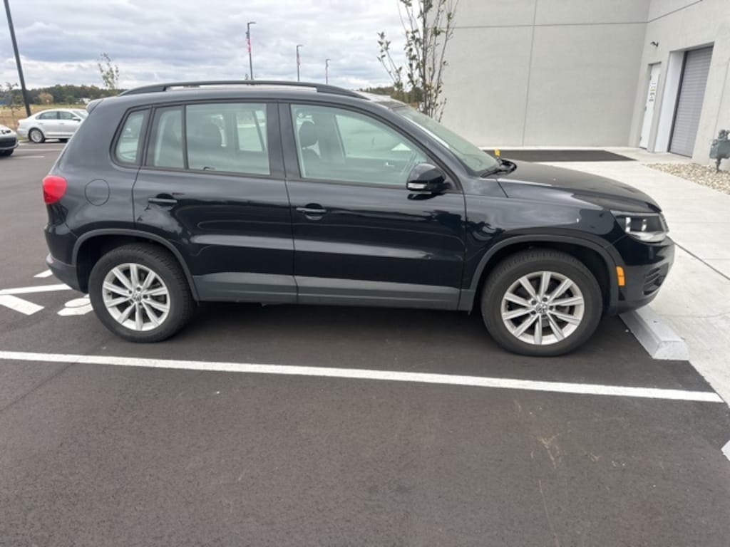 Used 2017 Volkswagen Tiguan Limited 2.0T SUV