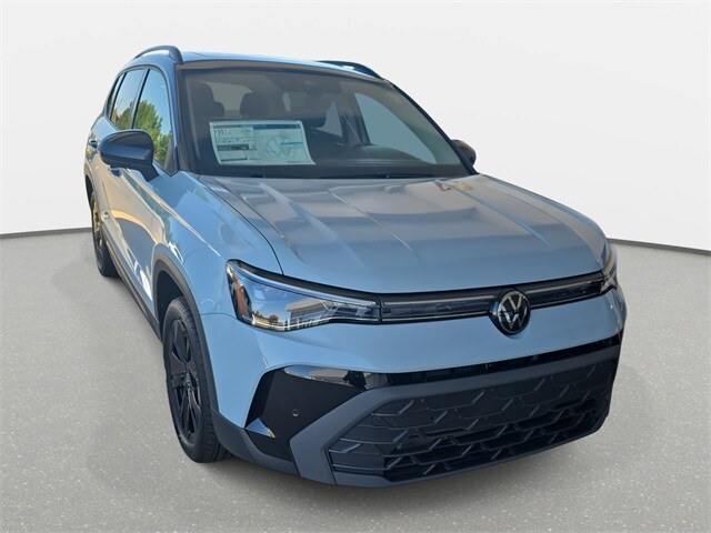 2025 Volkswagen Taos SE photo 3